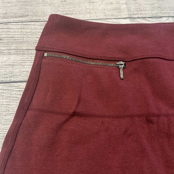 Women’s Athleta Strata ponte knit skirt with pockets size XS - Picture 2 of 9